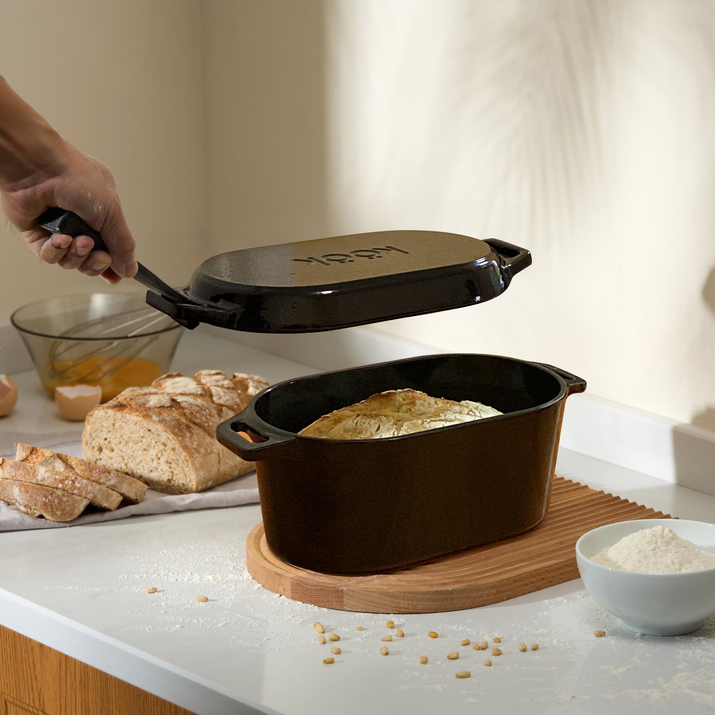 OBLONG DUTCH OVEN, 3.4 QT, BLACK